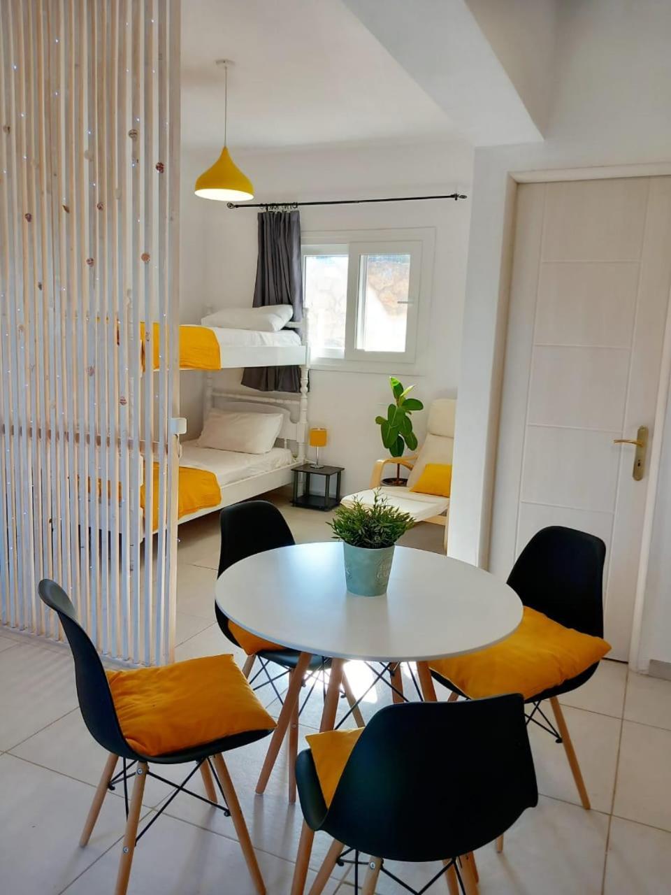 Apartment 4t *